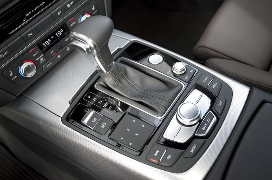 Детали интерьера Audi A6 Allroad 3.0 TDI Quattro (4G, C7) 2012 года  (WW) (фото 62 из 99)